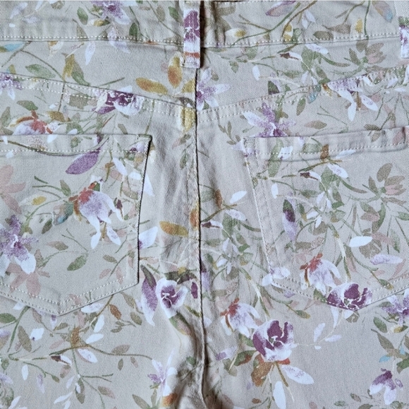 📌180 GLORIA VANDERBILT TAN FLORAL JEANS WOMEN'S SIZE 10 - Picture 11 of 11